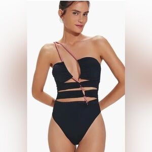 VIX ZAILA Solid Brazilian One-Piece Size Large NWT sexy, strapy bathing suit